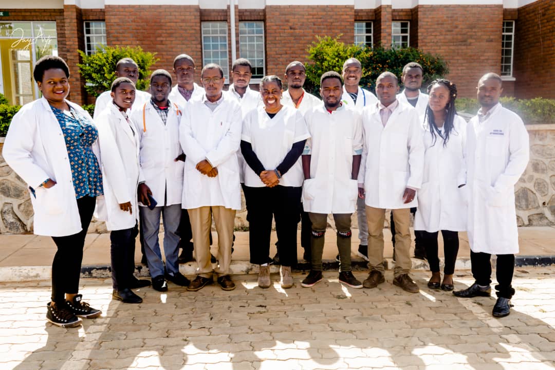 Fourth cohort of students from the LUANAR veterinary medicine faculty (photo credit: LUANAR).