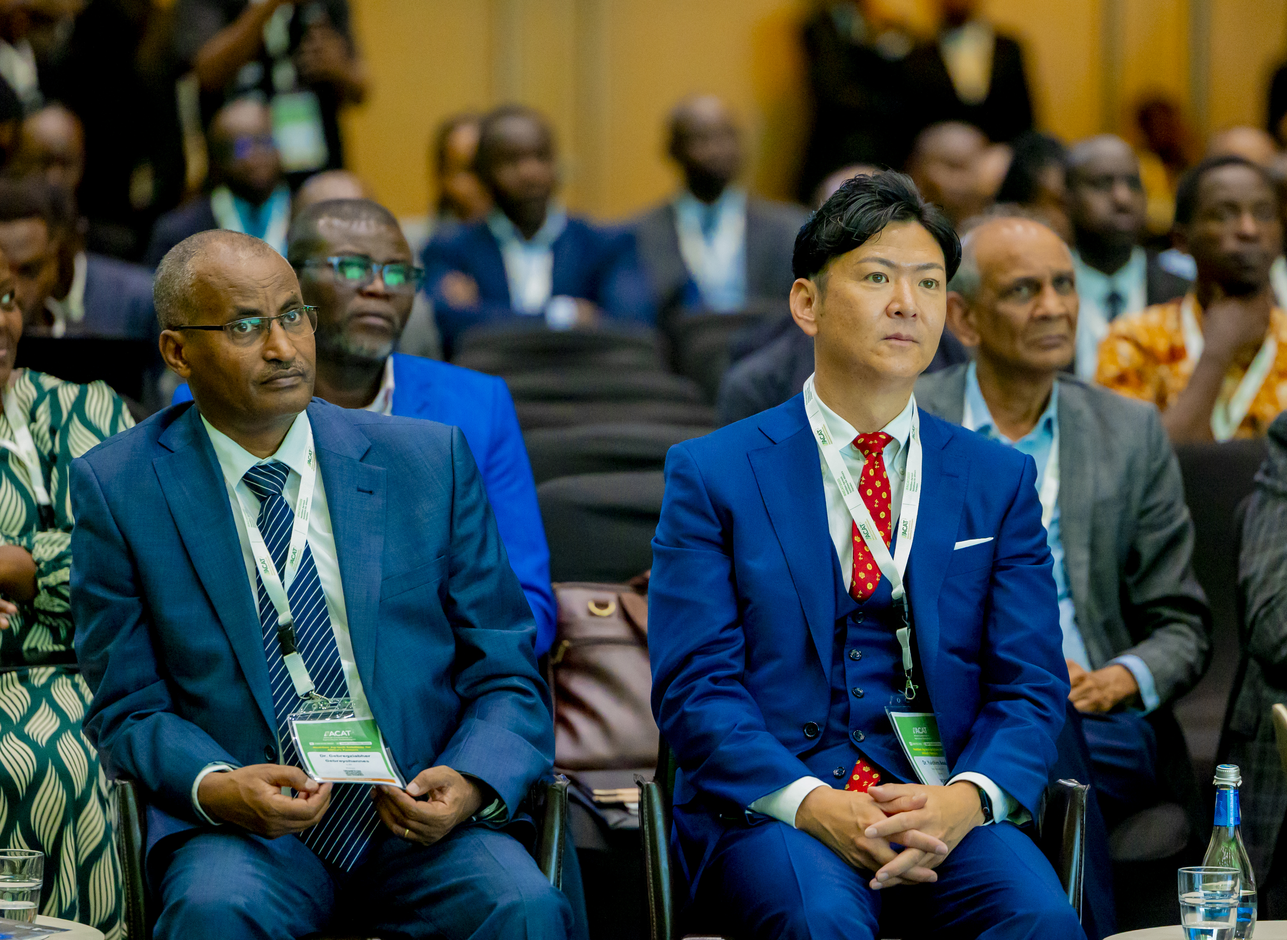 Dr. Gebreyohanes, Gebregziabher (ILRI) and Dr. Yuichiro Asai, President & CEO, Asai Nursey, Inc Credit: RICA/Flickr