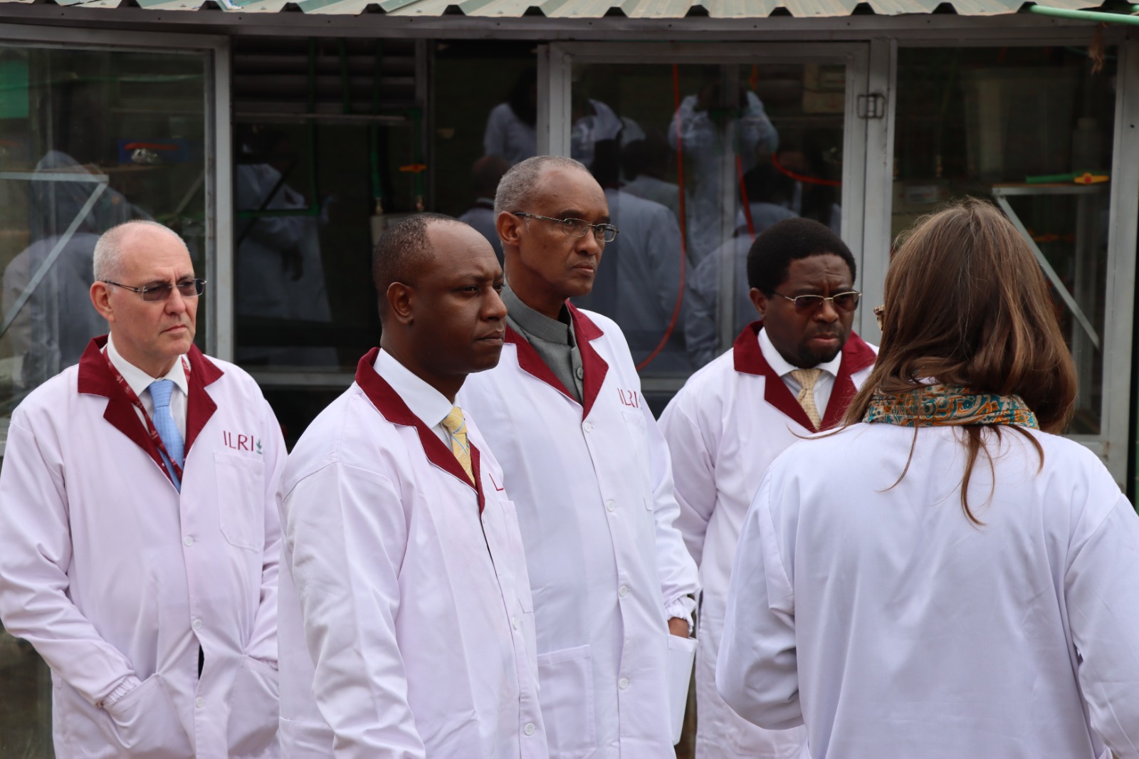 Claudia Arndt (ILRI) giving a tour of Mazingira Centre to Ambassador Ali Mohamed, Special Climate Envoy for Kenya, and Hon. Jonathan Mueke, PS for Livestock Development, on 2 August 2023 in Nairobi, Kenya. (Twitter / @ClimateEnvoyKe)