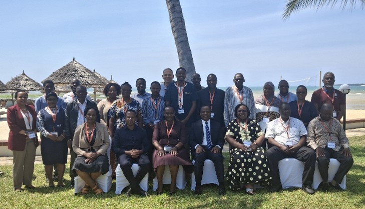 Participants at the inception meetings in Limuru, Kenya (left), and Dar es salaam, Tanzania (right) (photo credit: ILRI/Pamela N. Wairagala).