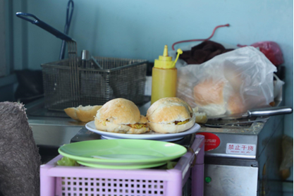 A plate of burgers on a table</p>
<p>Description automatically generated, Picture