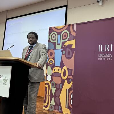 Appolinaire Djikeng presenting to ILRI staff