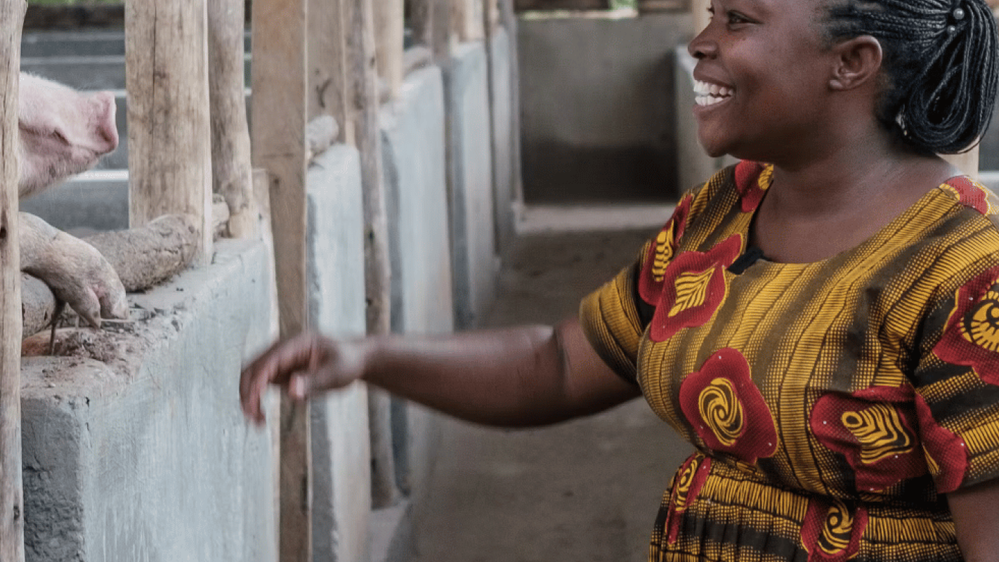 Women working uganda