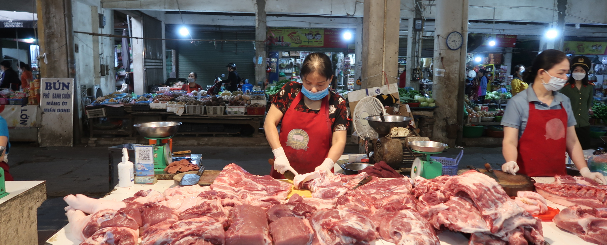 A pork retailer in Thai Nguyen Province