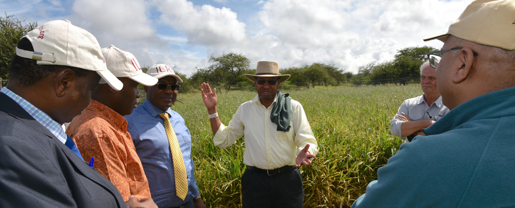 Senior Kenya government officials visit ILRI’s Kapiti Research Station