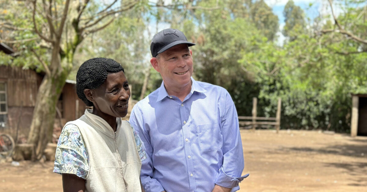 Gates Foundation CEO Mark Suzman visits transformative poultry research in Kenya - Vimarsana News